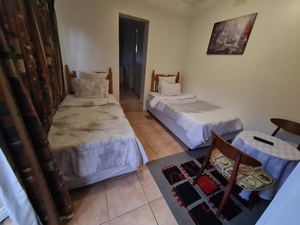 Zenith House Boston Self Catering Accomodation Bed and Breakfast in Cape Town