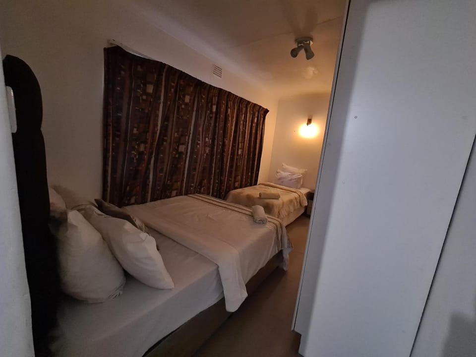 Zenith House Boston Self Catering Accomodation Bed and Breakfast in Cape Town