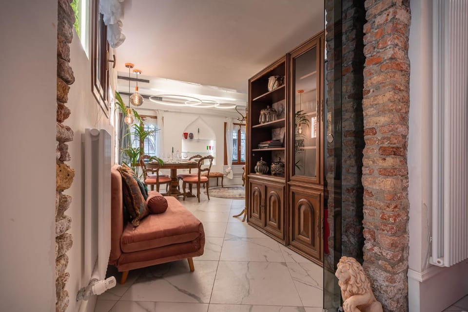 Living room, Seating area, air conditioner