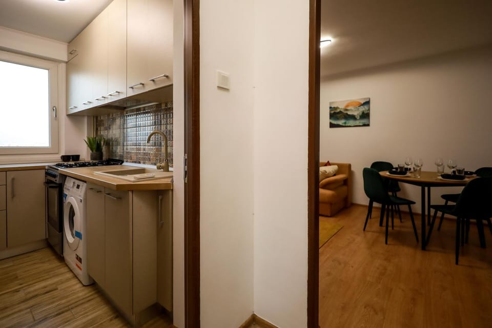 Kitchen or kitchenette, Living room