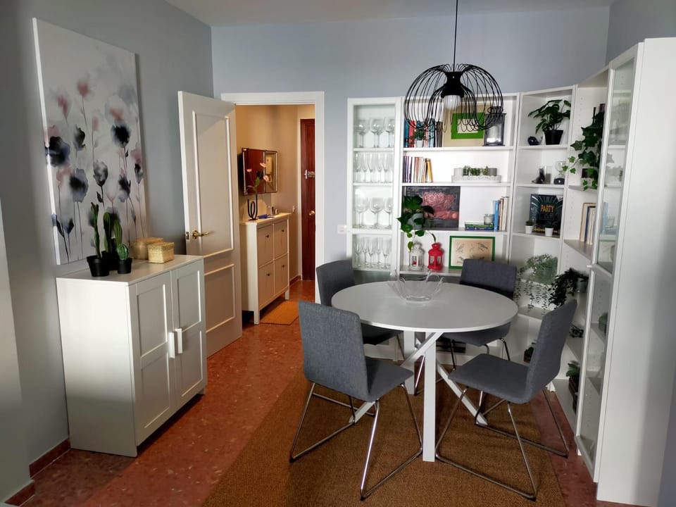 Living room, Seating area, Dining area