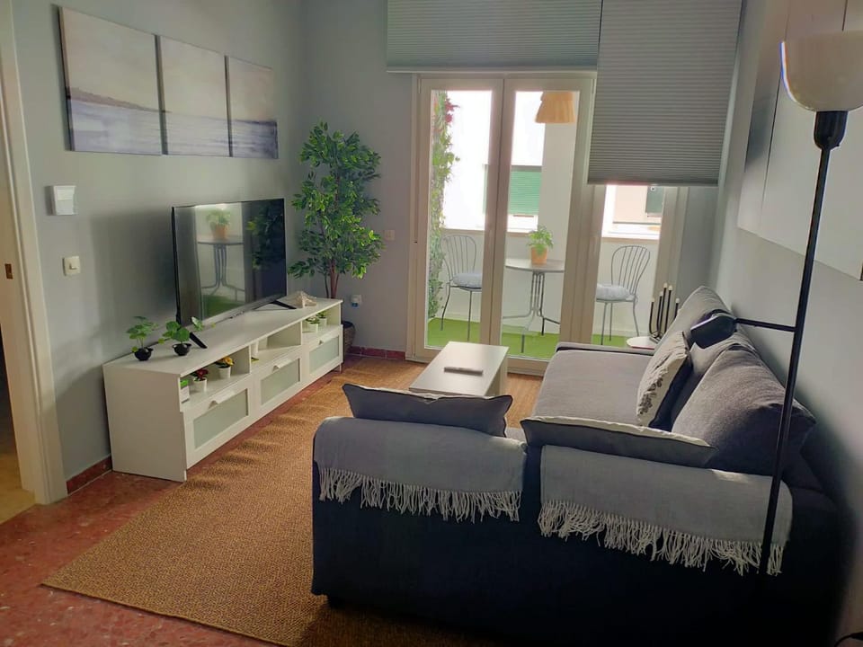 Communal lounge/ TV room, TV and multimedia, Living room, Seating area