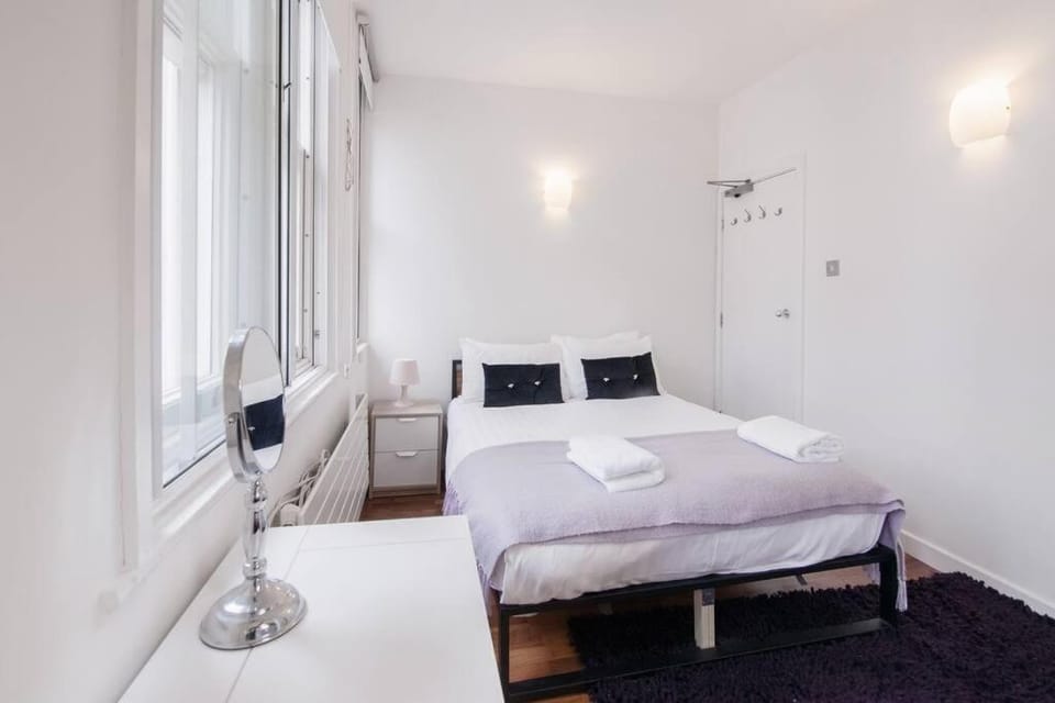 2 Bed Northern Quarter Loft Conversion City Centre Apartment in Manchester