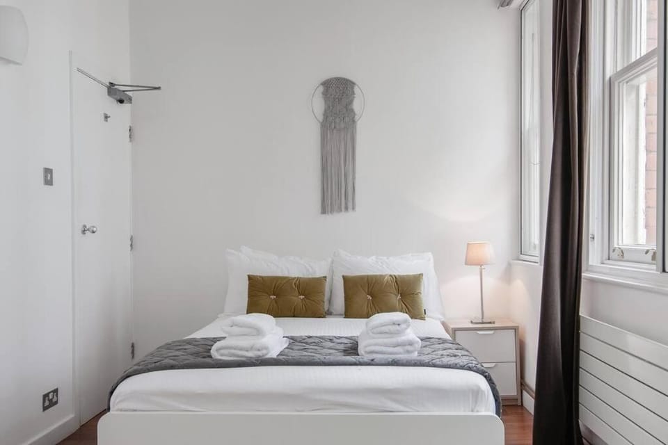 2 Bed Northern Quarter Loft Conversion City Centre Apartment in Manchester