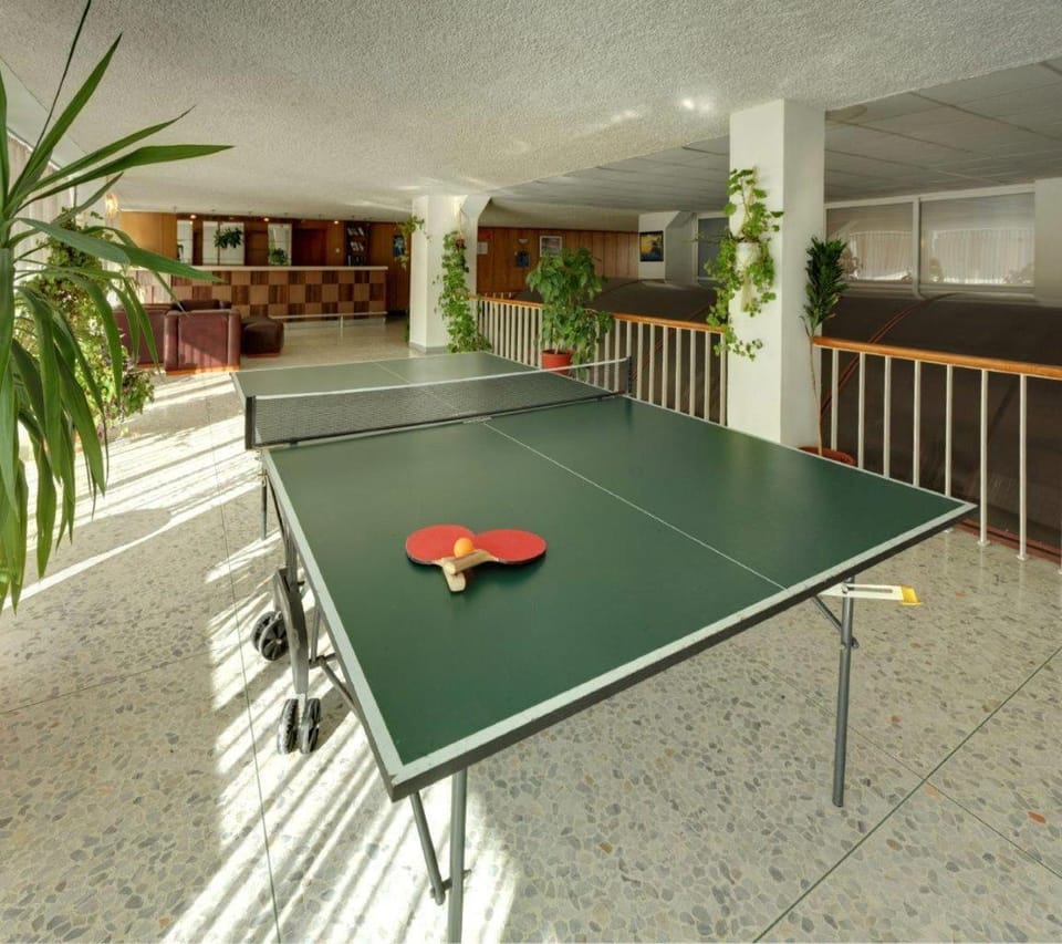 Game Room, Table tennis
