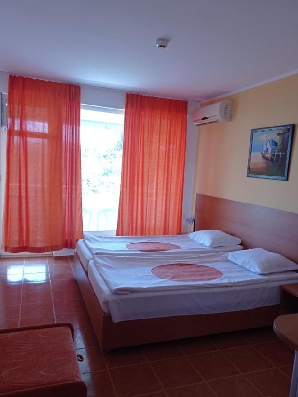 Bed, Photo of the whole room