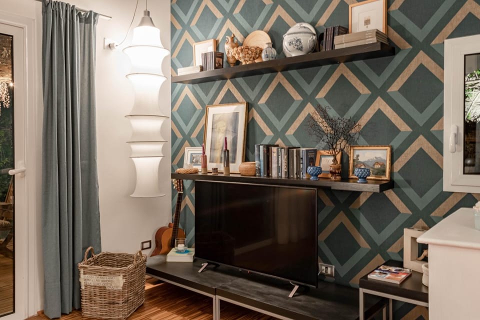 TV and multimedia, Living room, Seating area, Dining area