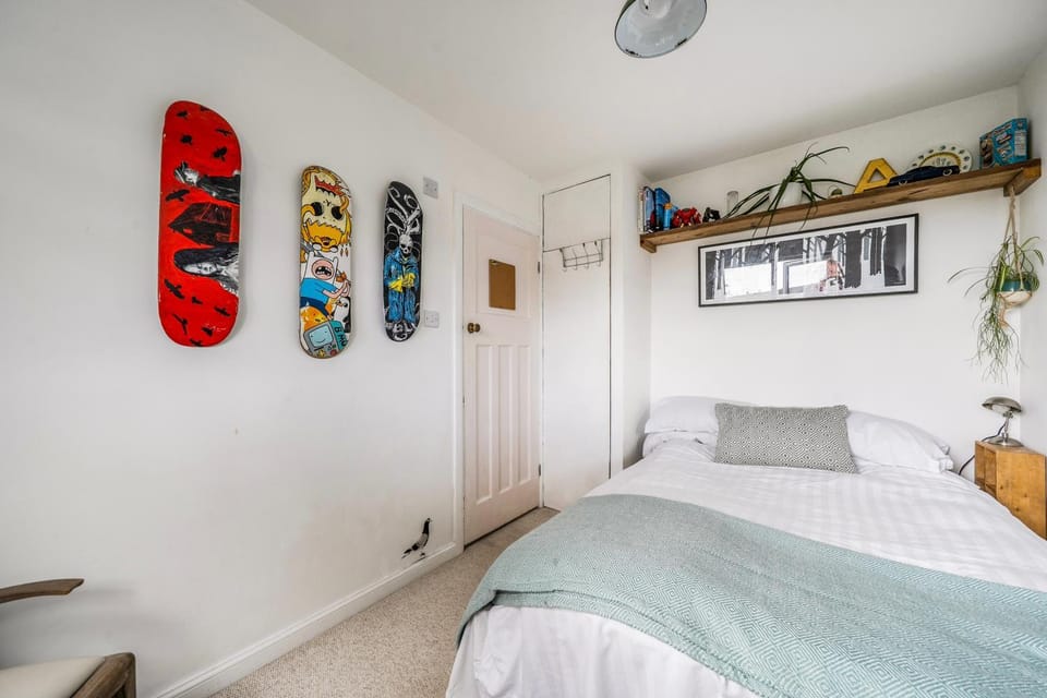 5 Bed House - Sleeps 15 - Pets - Garden - Parking House in Kingsbridge