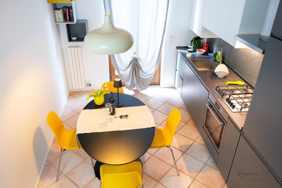 Dining area, kitchen