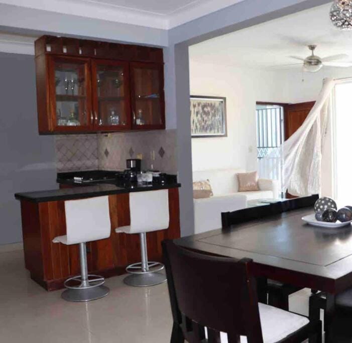 Self check in , moderno, A/C completo Wifi, TV 4K Apartment in Gurabo
