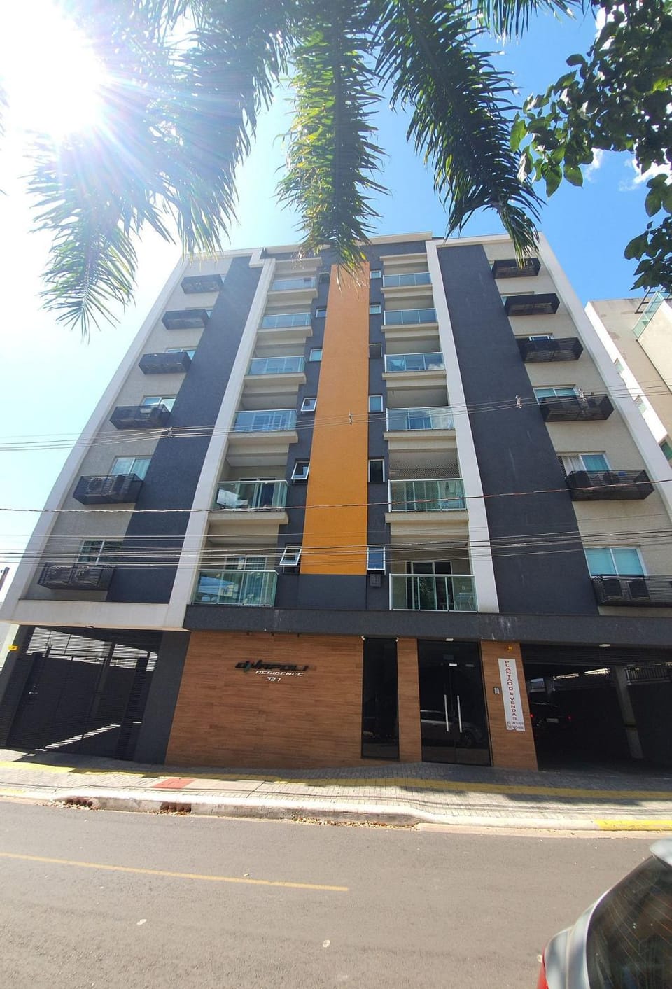 Facade/entrance