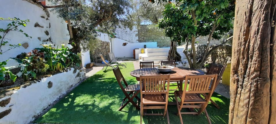 Garden, Dining area