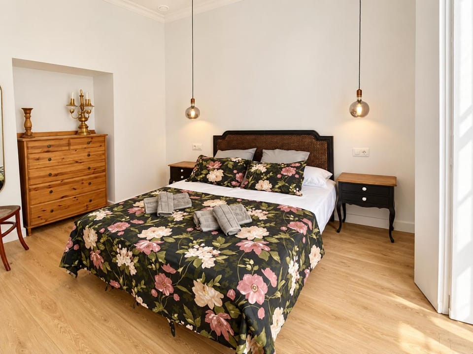 Bed, Bedroom