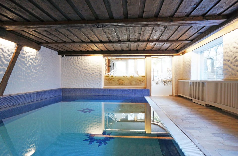 Swimming pool, Swimming pool