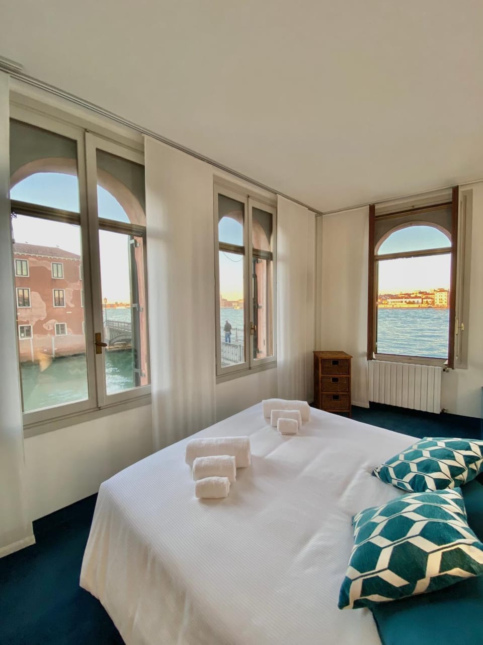 Bed, Natural landscape, Photo of the whole room, Bedroom, towels