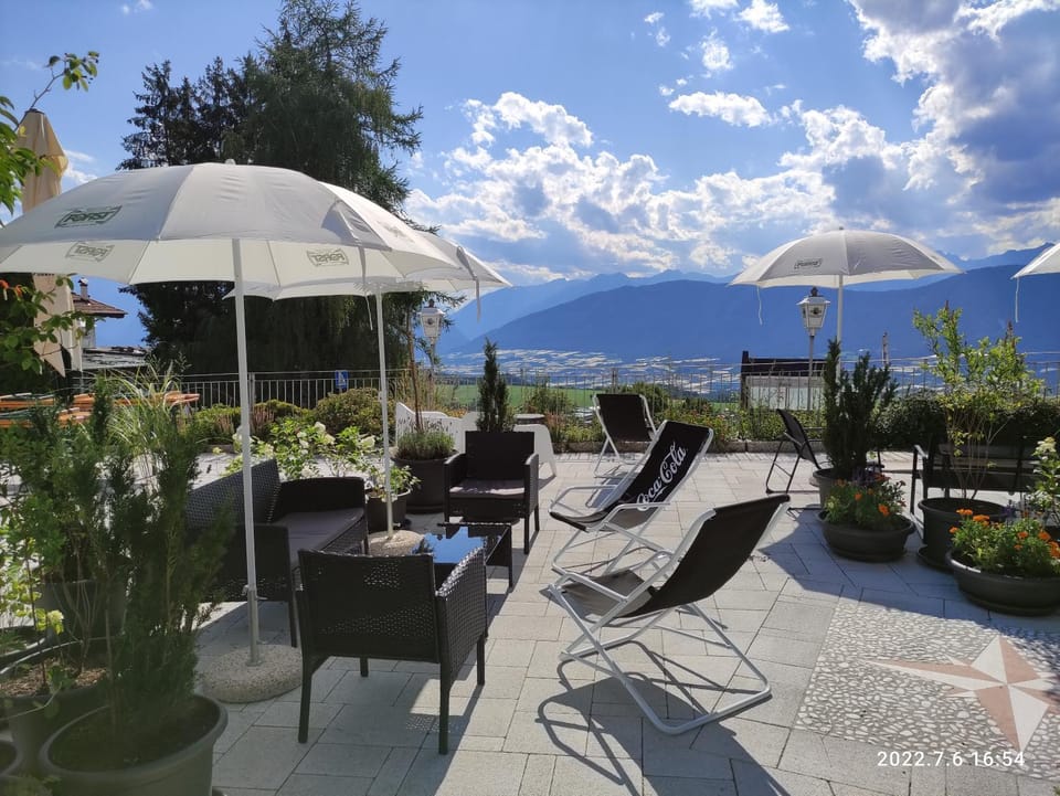 Spring, Garden, Mountain view