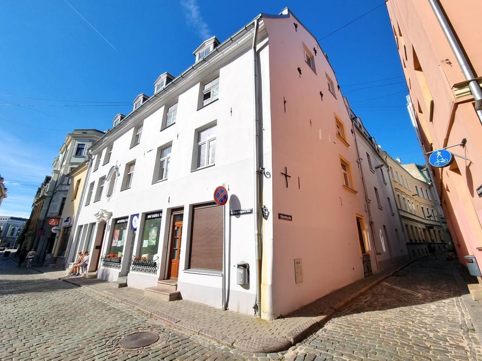 Property building, Facade/entrance