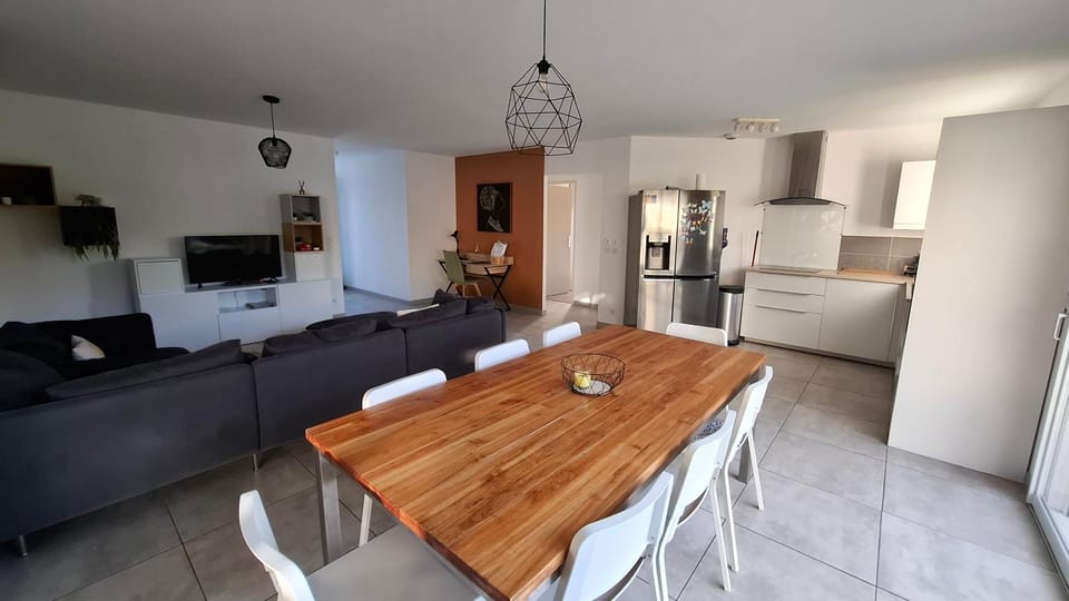 Living room, Dining area