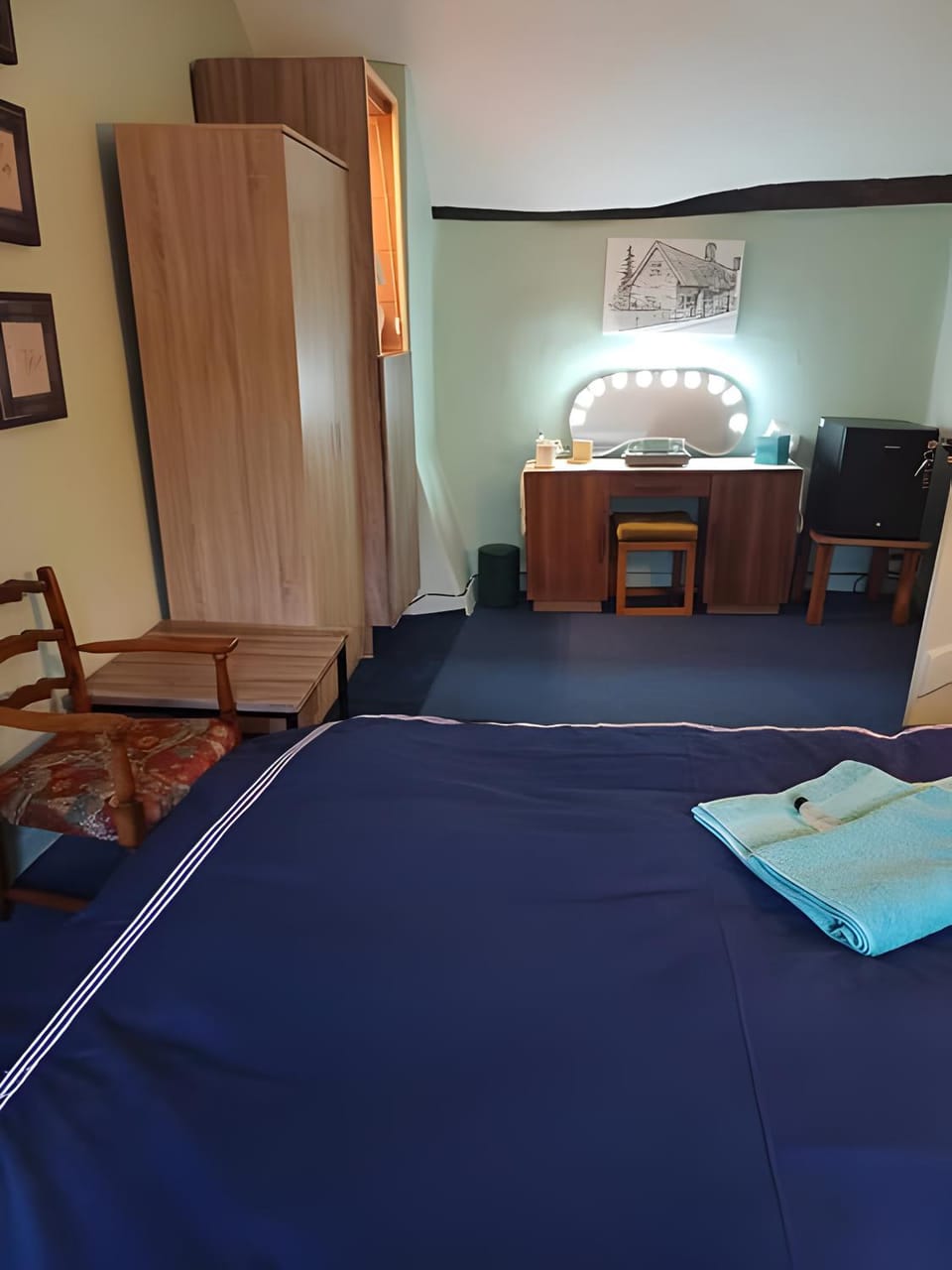 Bed, Photo of the whole room, Bedroom, wardrobe