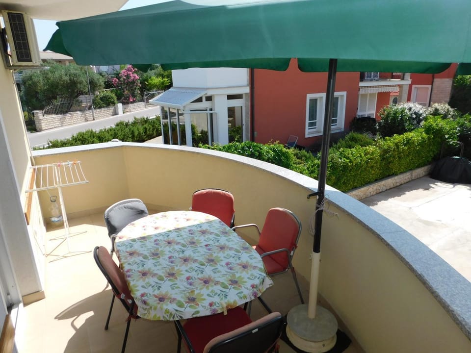 Balcony/Terrace, Balcony/Terrace, Seating area, Dining area