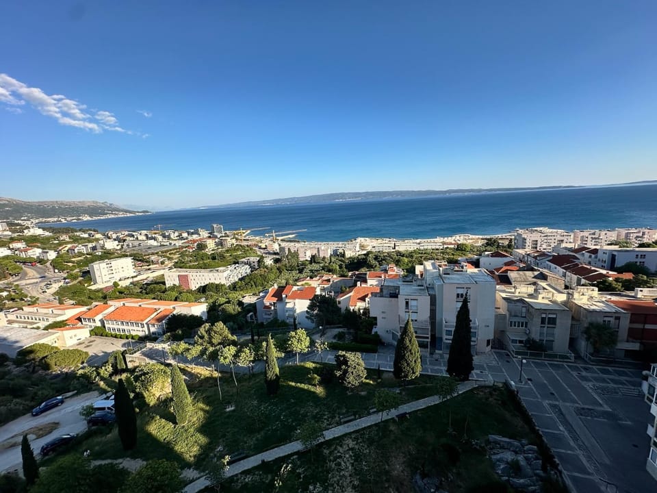 T-star, 2-bedroom apartment with magnificent beach view Apartment in Split