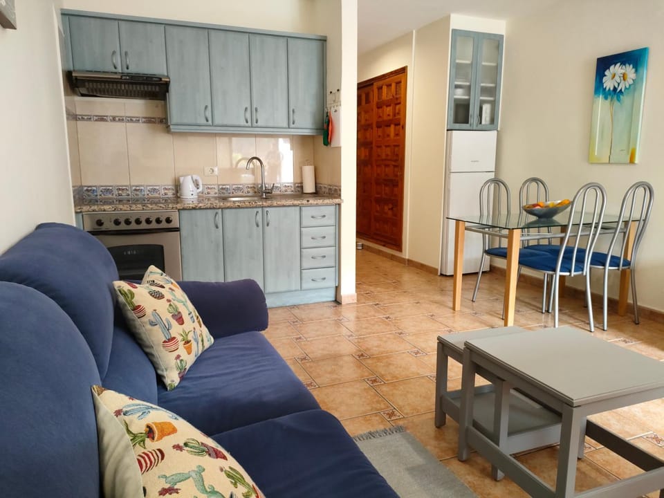 Dining area, kitchen