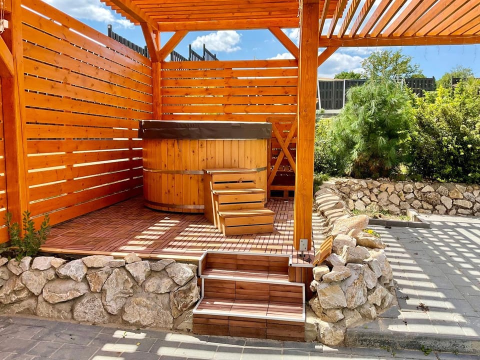 Hot Tub, Spa and wellness centre/facilities
