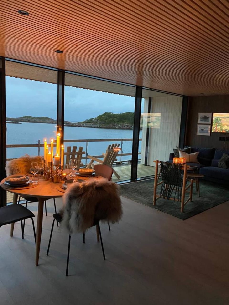 View (from property/room), Balcony/Terrace, Living room, Seating area, Dining area, Mountain view, Sea view