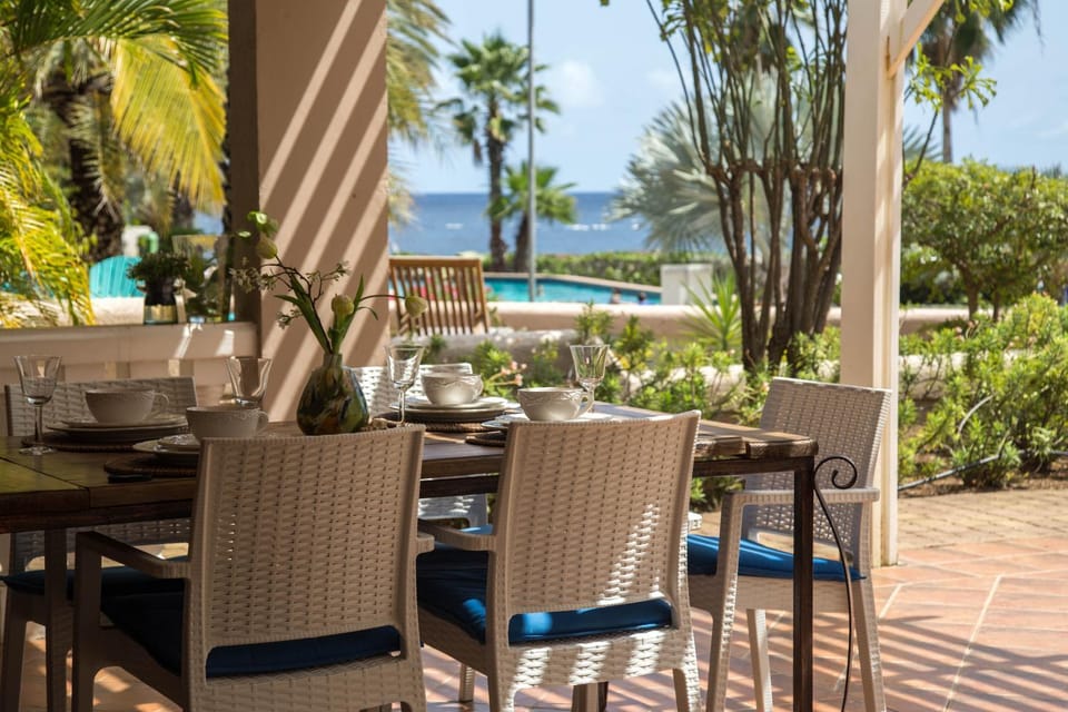 Patio, View (from property/room), Balcony/Terrace, Dining area, Garden view, Pool view