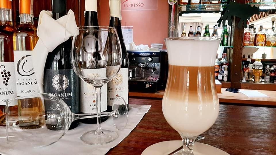 Lounge or bar, Drinks, Alcoholic drinks, Non alcoholic drinks