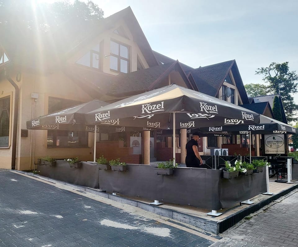 Property building, Restaurant/places to eat