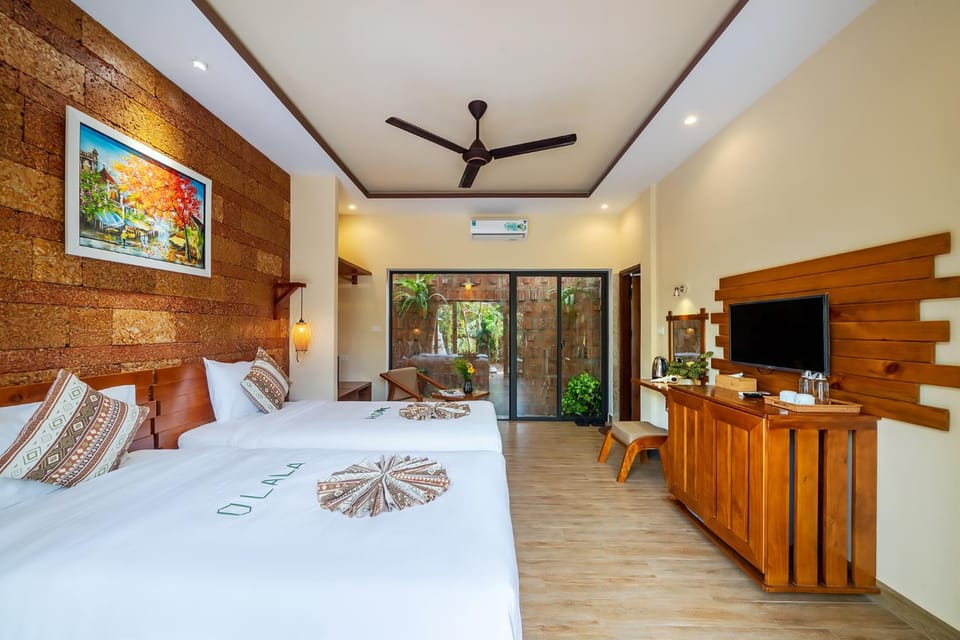 Communal lounge/ TV room, Bedroom