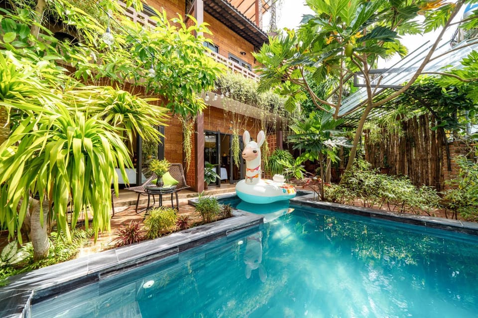 Swimming pool