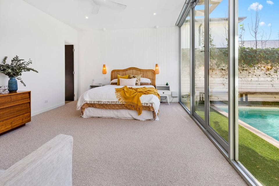 Poolside Paradise Mount Eliza House in Mount Eliza