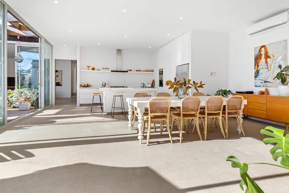 Poolside Paradise Mount Eliza House in Mount Eliza