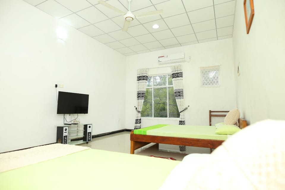 Sujee's Guest House with Two Bed Rooms Apartment in Sri Lanka