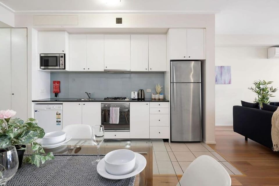 A Stylish & Bright Suite Next to Darling Harbour Apartment in Sydney