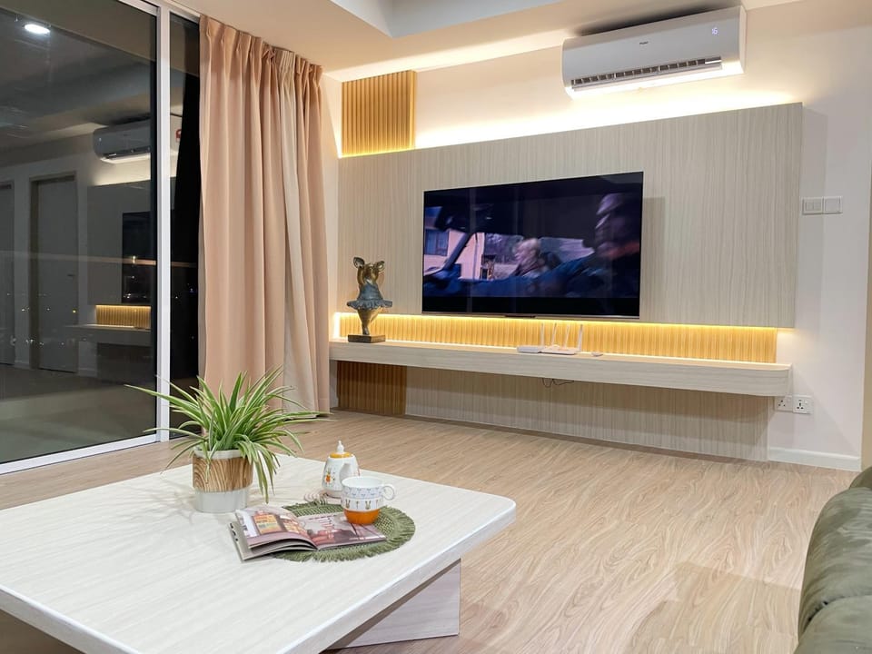 TV and multimedia, Living room, Seating area, air conditioner