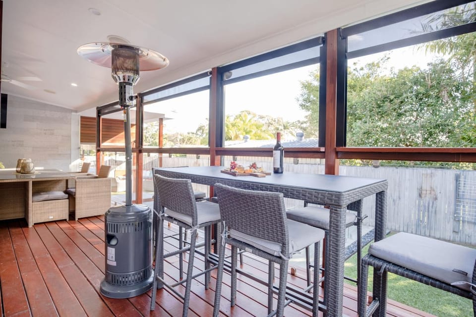 Patio, Balcony/Terrace, Seating area, Dining area, heating