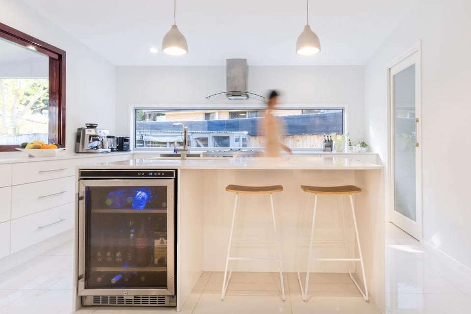 Coffee/tea facilities, Kitchen or kitchenette, Seating area, Dining area, dishwasher, minibar, oven, stove, toaster
