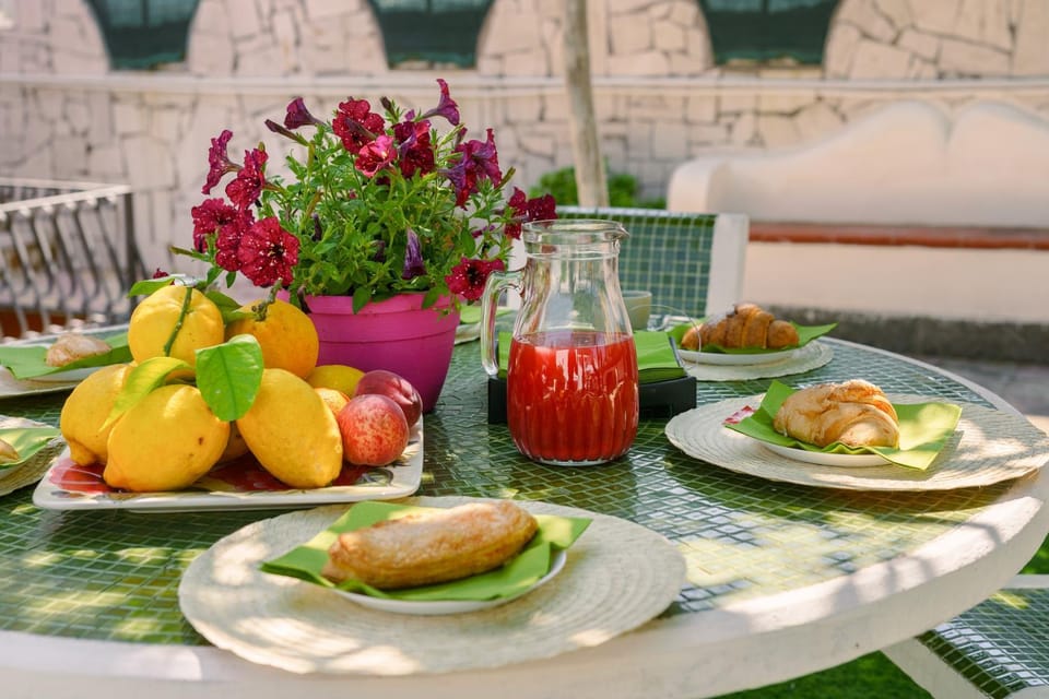 Food and drinks, Food, Breakfast, Drinks