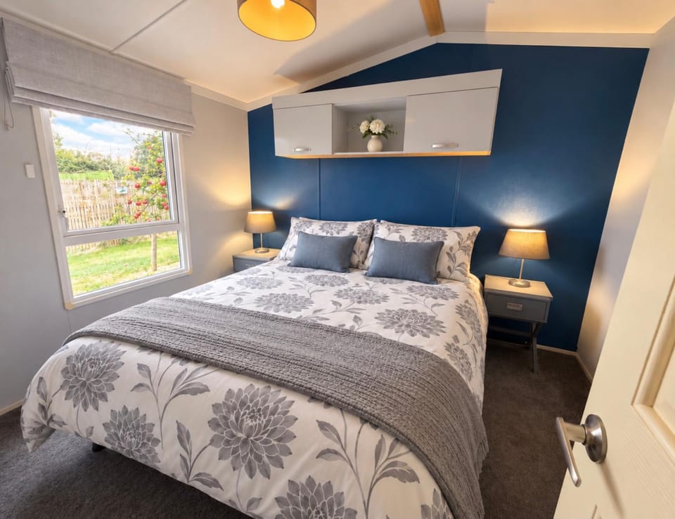 Plum Tree Lodge Set in 2 acres of Private Land Apartment in England