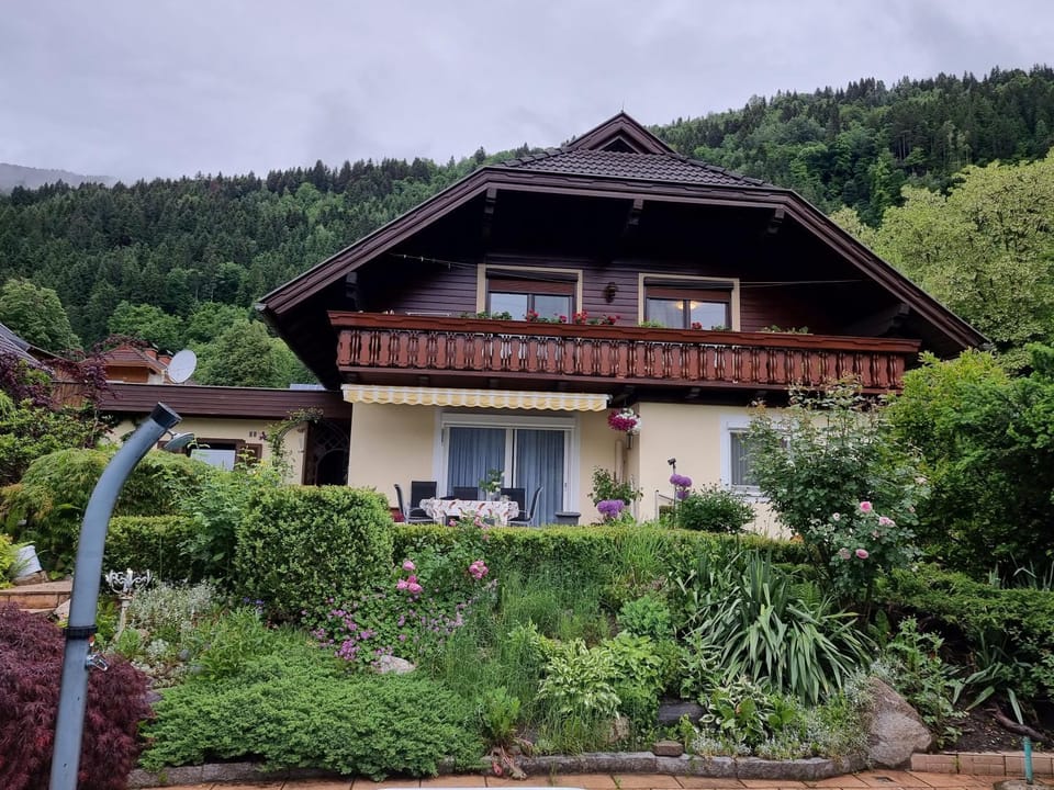 Property building, Spring, Day, Natural landscape, Garden, Garden view, Mountain view