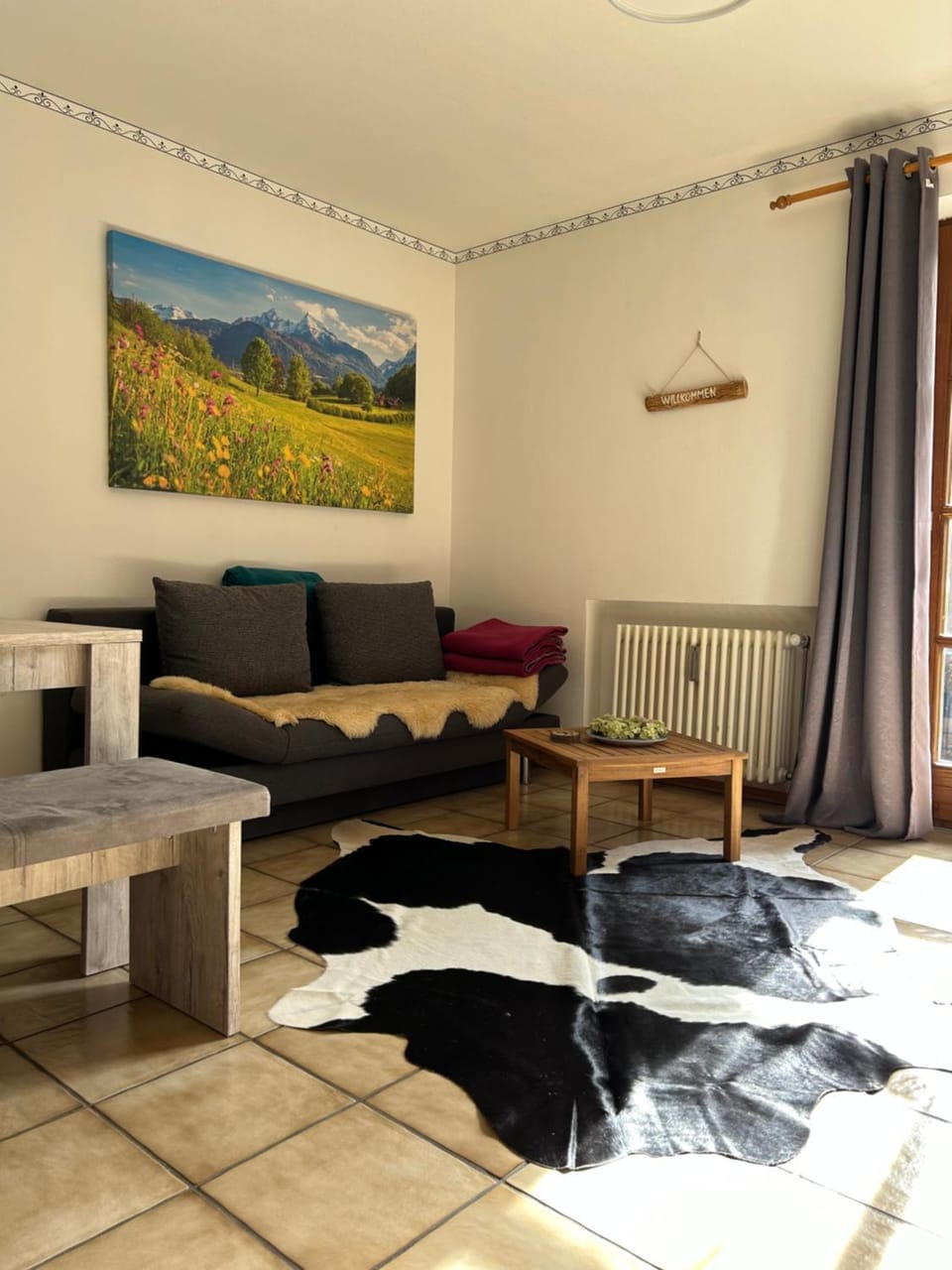 Living room, Photo of the whole room, Seating area