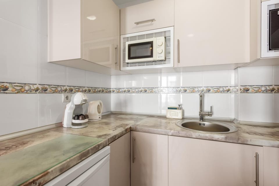 Kitchen or kitchenette, Living room