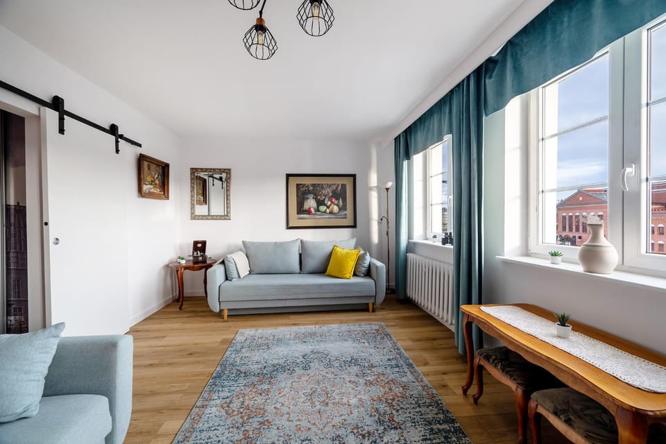TV and multimedia, View (from property/room), Living room, Seating area, Bedroom, City view, Landmark view, River view, internet