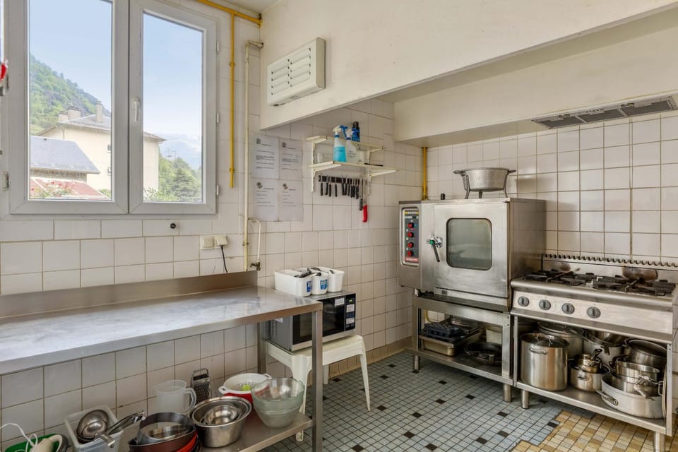 Kitchen or kitchenette, Kitchen or kitchenette