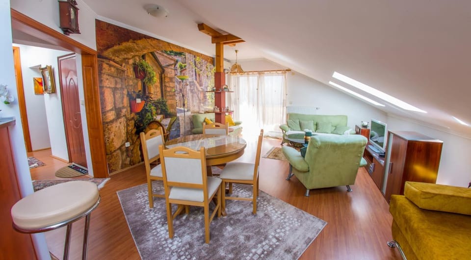 Living room, Seating area, Dining area