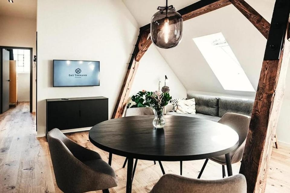 Living room, Photo of the whole room, Seating area, Dining area