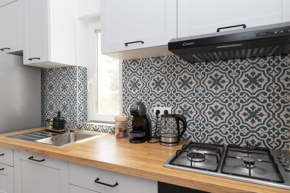Kitchen or kitchenette, kitchen
